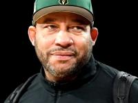 雄鹿队主帅批评球员态度，要求改进的简单介绍