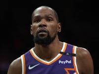 杜兰特三巨头联手，波尔津吉斯得分突破，掀起高潮冲击季后赛！的简单介绍