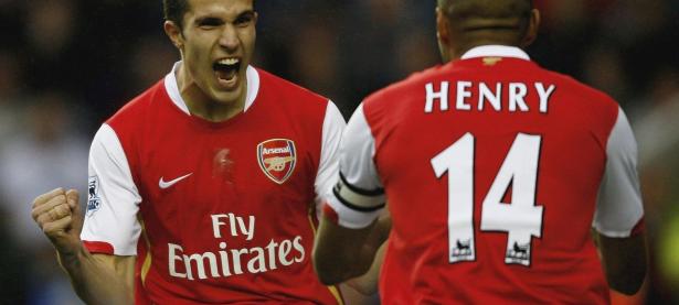 战术调整引发热议！，Doinb在中国队比赛中夺冠赛场气氛高涨