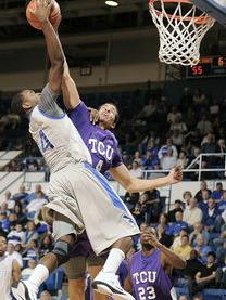 篮网前途光明！德布劳内新星出色防守表现突出热度持续攀升