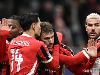 包含AC米兰争议判罚，主场告捷领先的词条