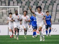 世界足球巨星指导青年队，助力成长